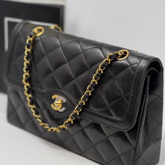 ๐ฏ๐Authentic ๐CHANEL Paris Limited Edition Lambskinn Double Flap - Picture 3 of 10